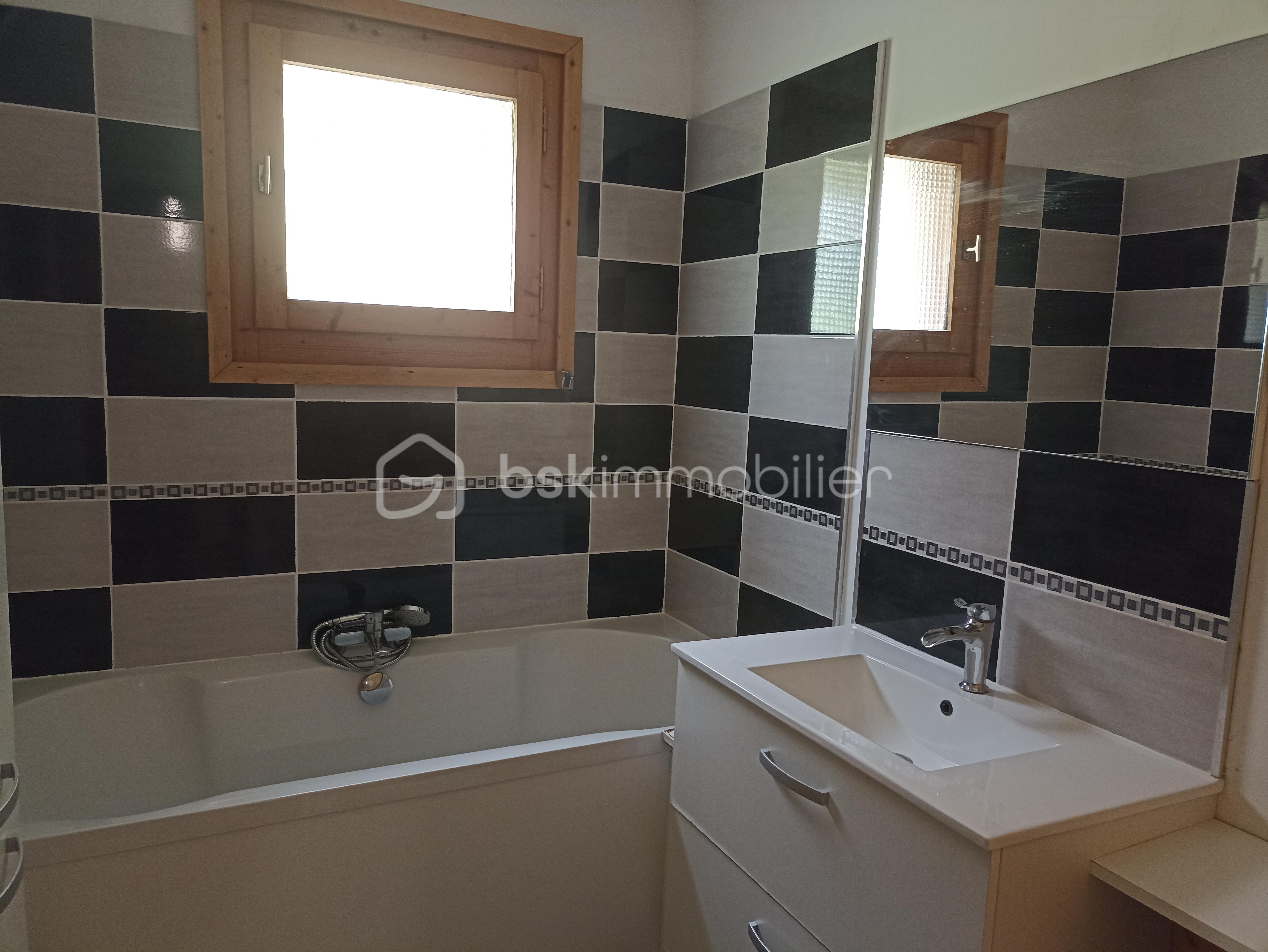 Appartement de 87 m² - Salle de bains.jpg