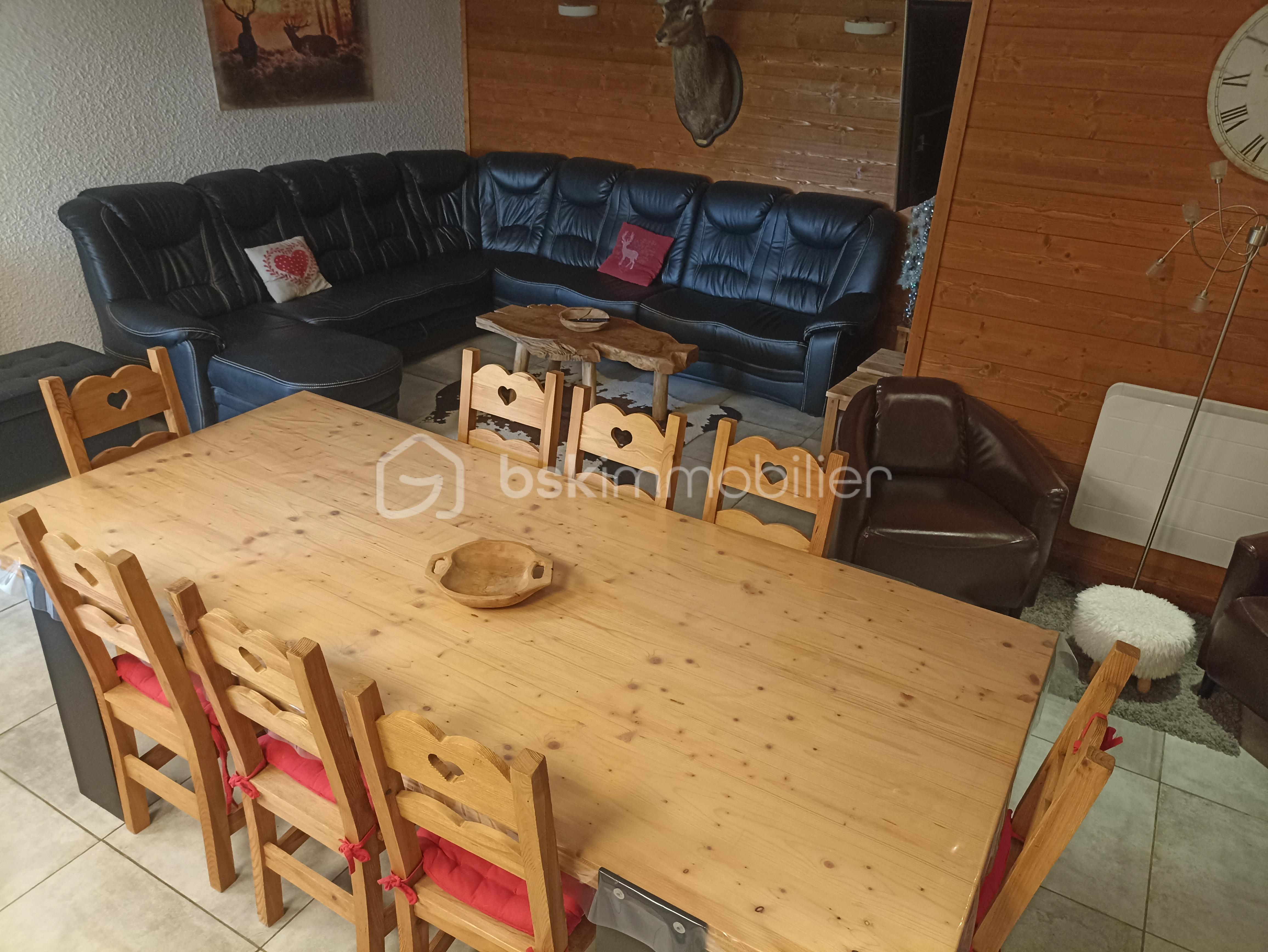 Appartement de 87 m² - Salon-table 3.jpg