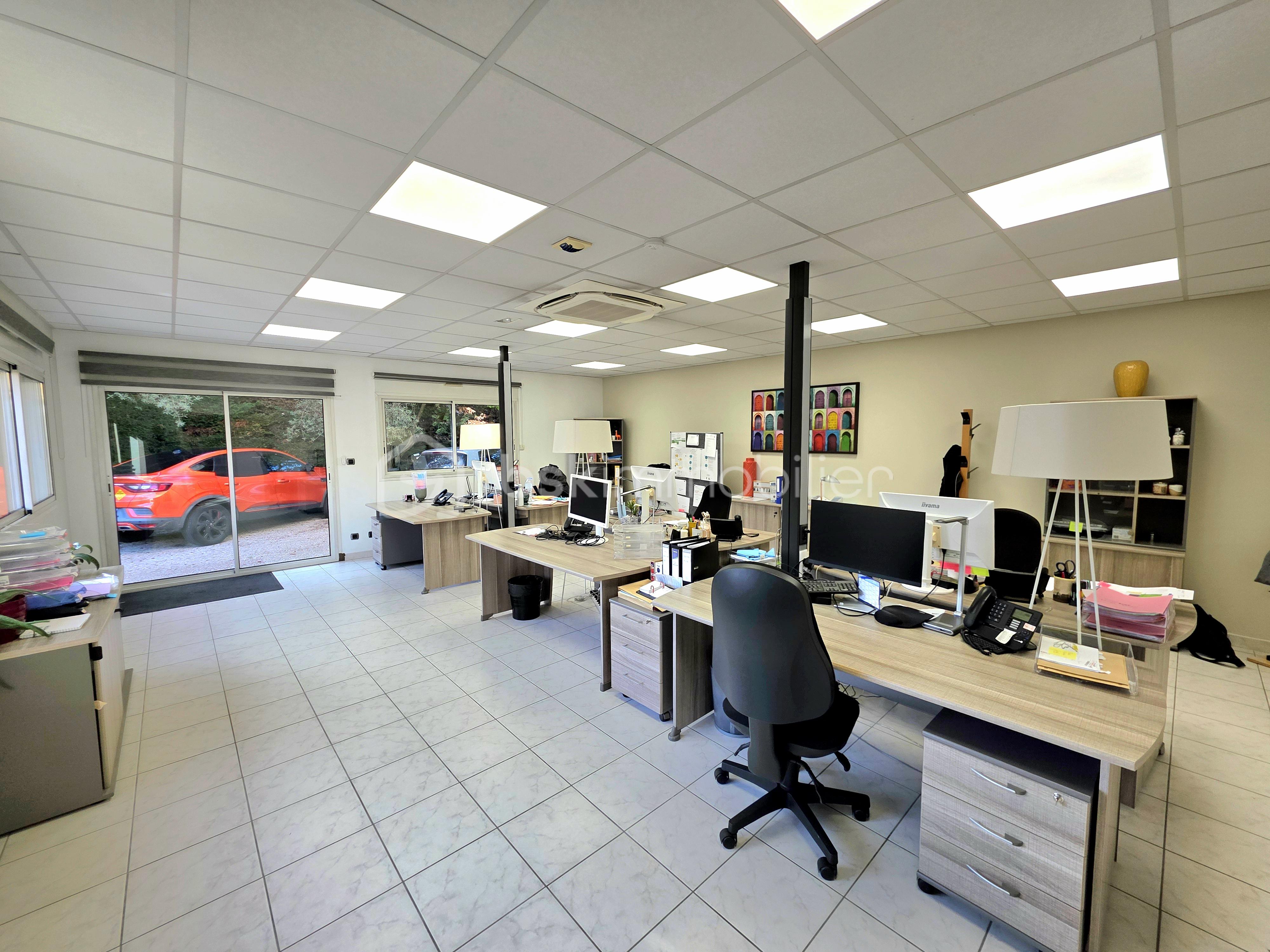 Immeuble mixte de 261 m² - 20251024_103305.jpg