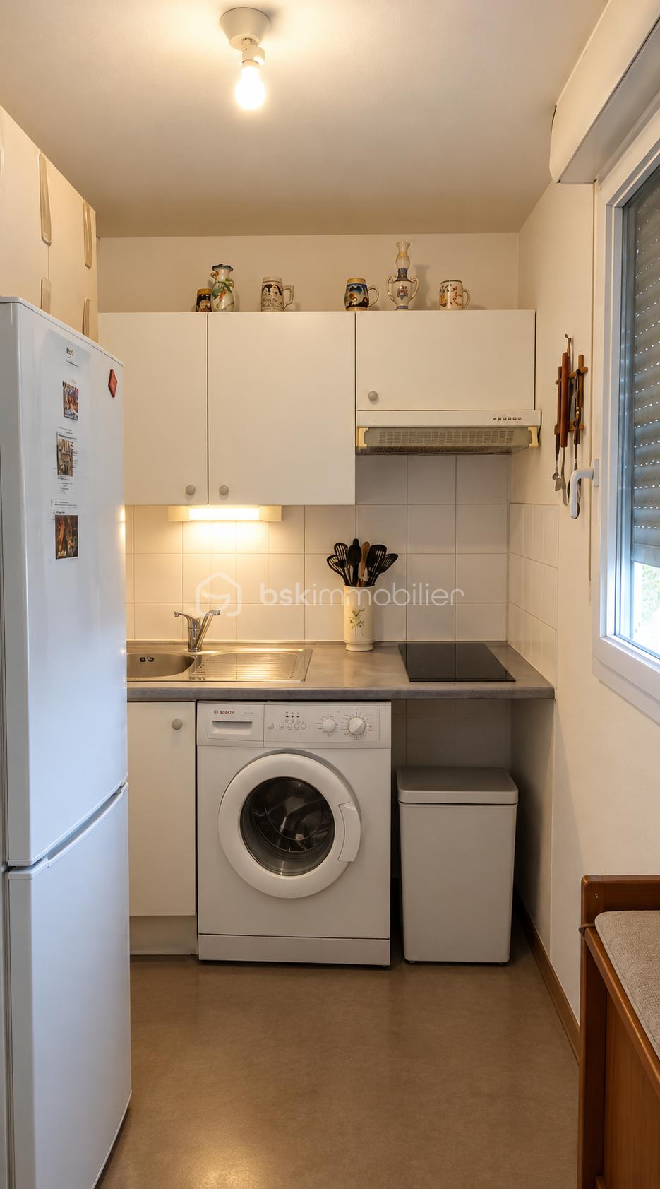 Petite cuisine moderne et impeccable.png