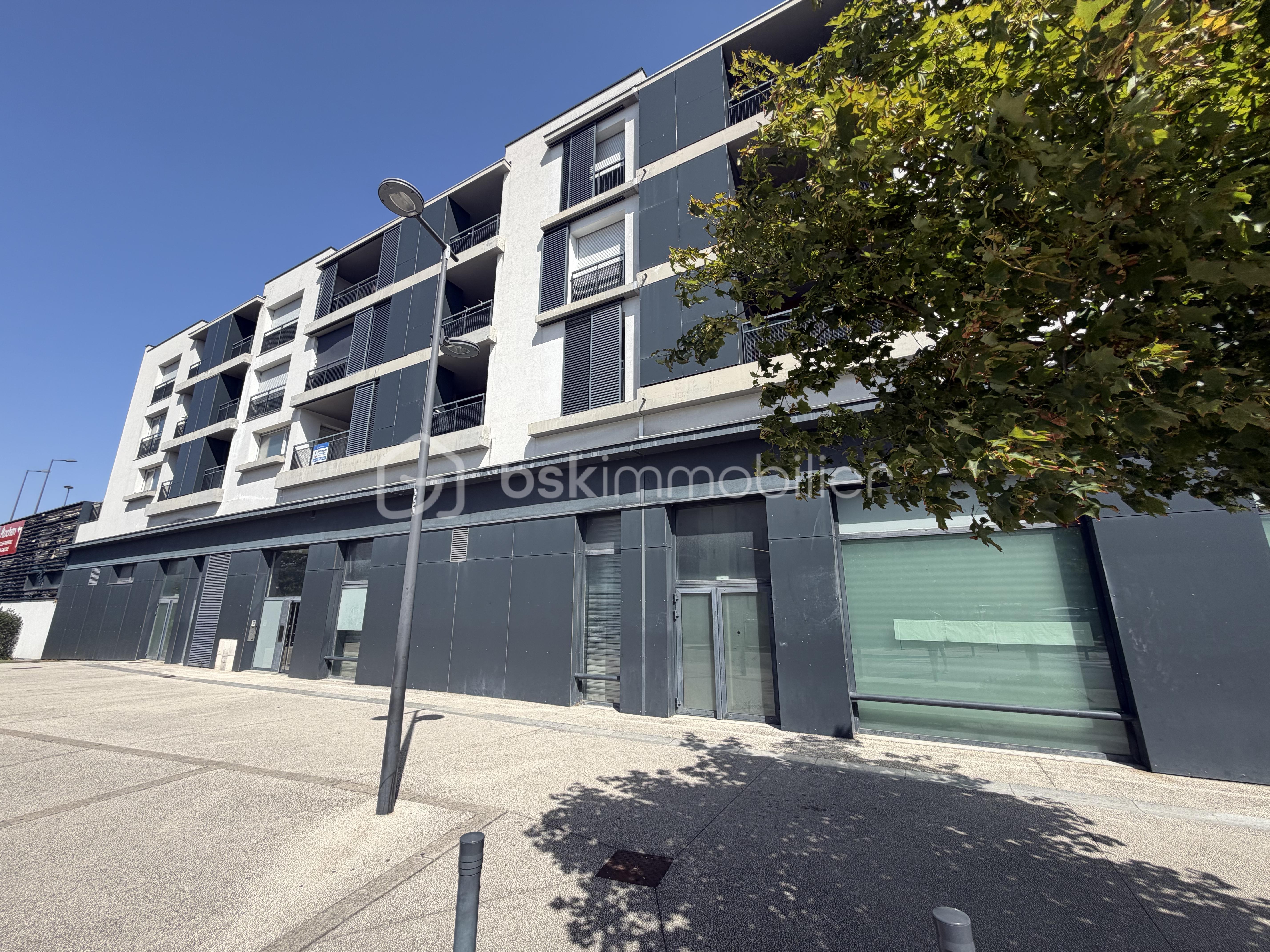 Immeuble 14 pièces 289 m² · à Villefontaine · 289 m² · 415 000 €