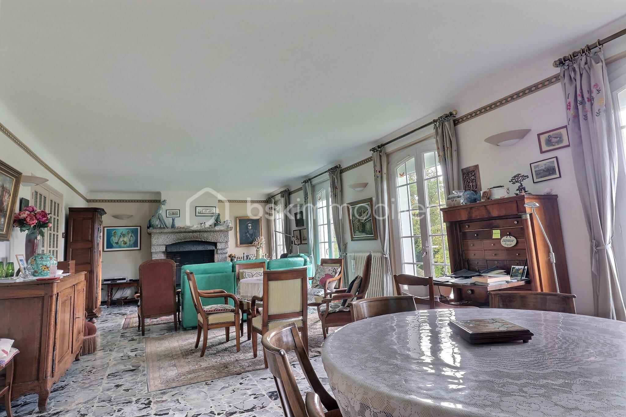 Maison traditionnelle de 187,05 m² - exposio_133198692.jpg