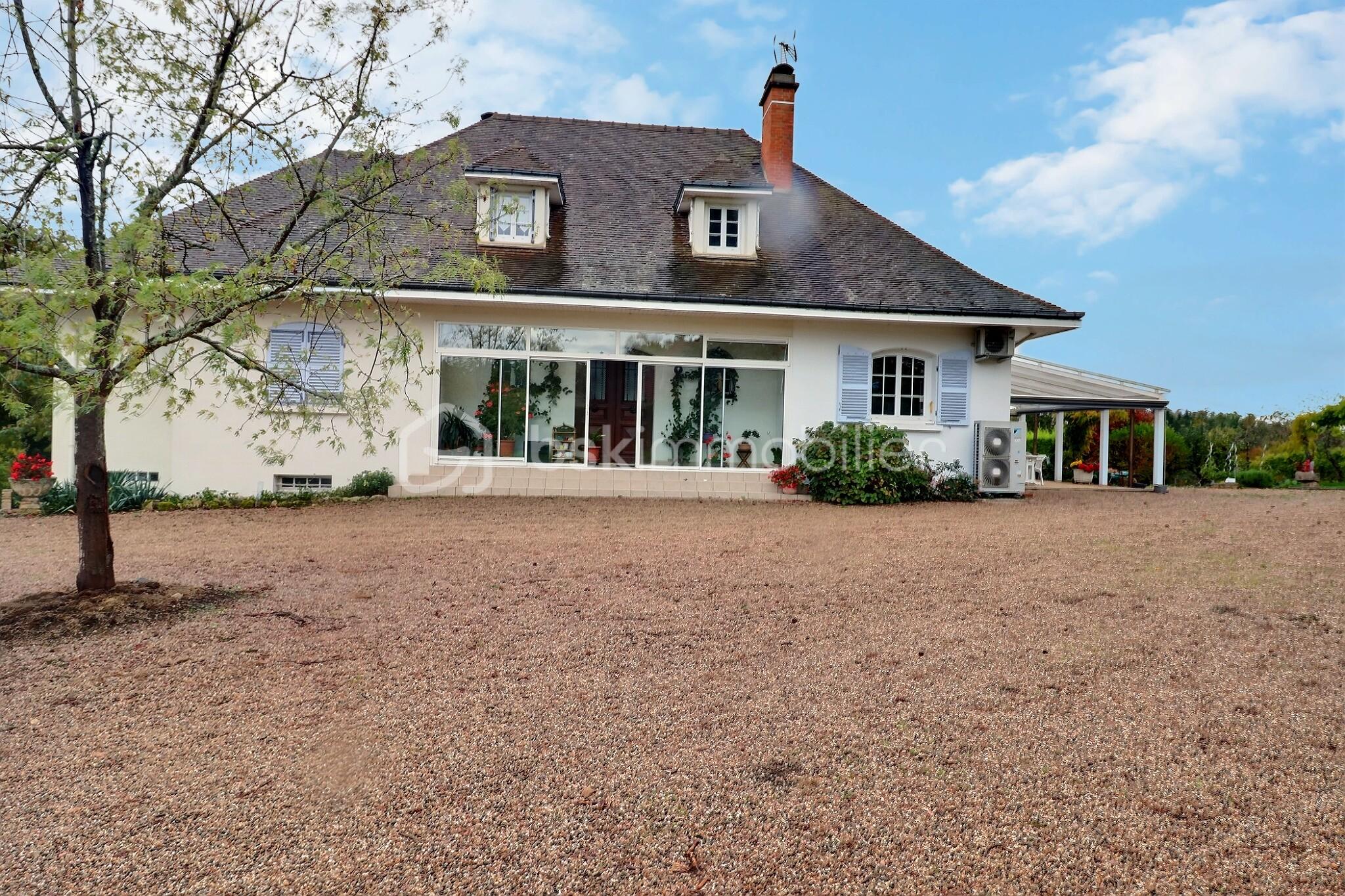 Maison traditionnelle de 187,05 m²