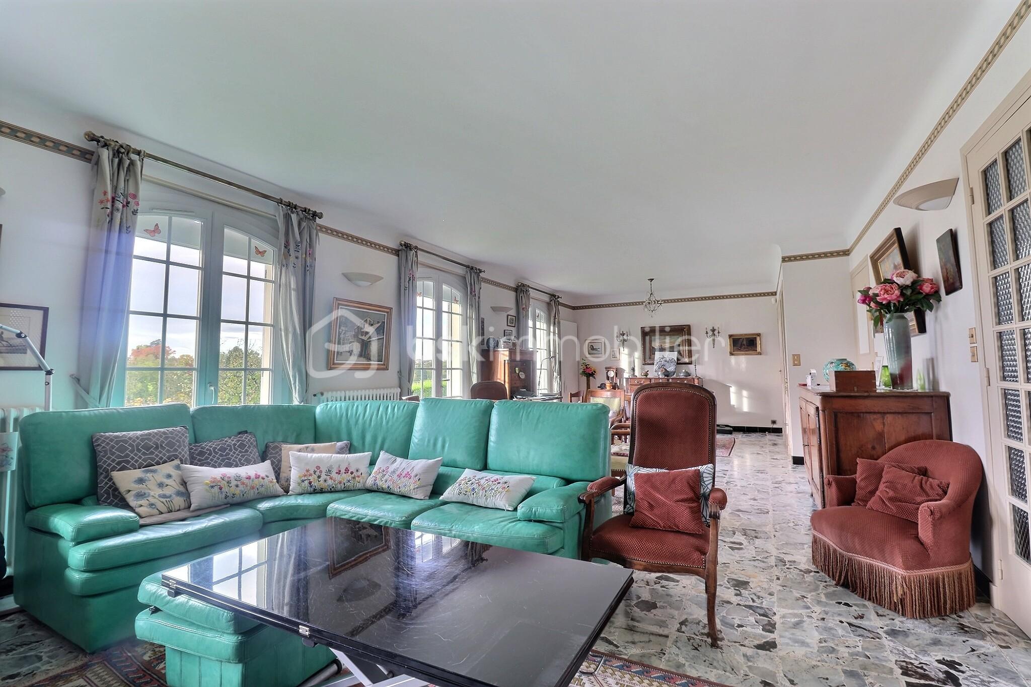 Maison traditionnelle de 187,05 m² - exposio_133198695.jpg