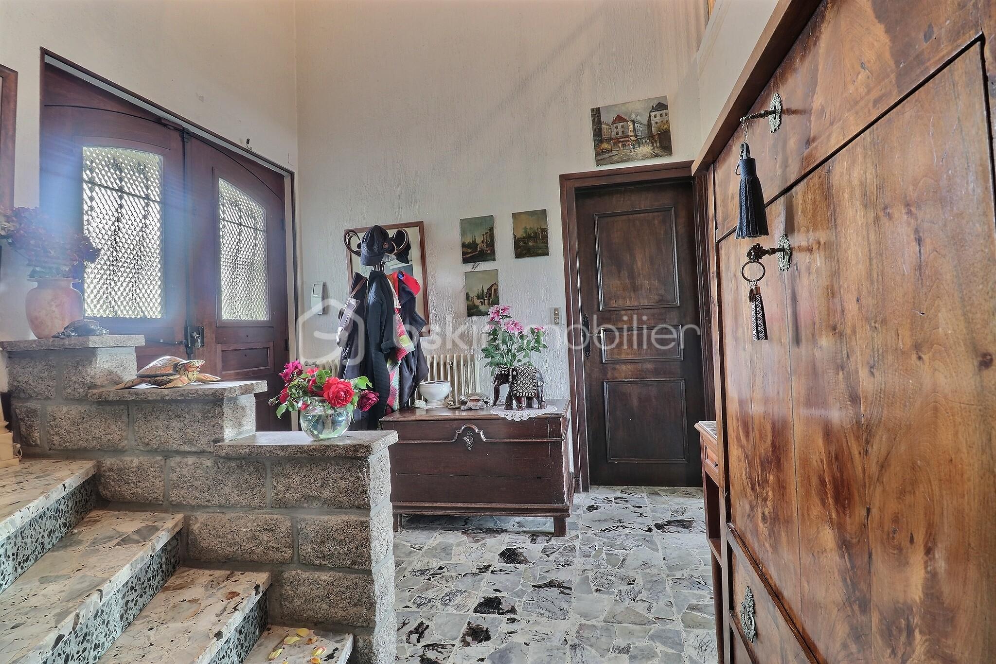 Maison traditionnelle de 187,05 m² - exposio_133198758.jpg