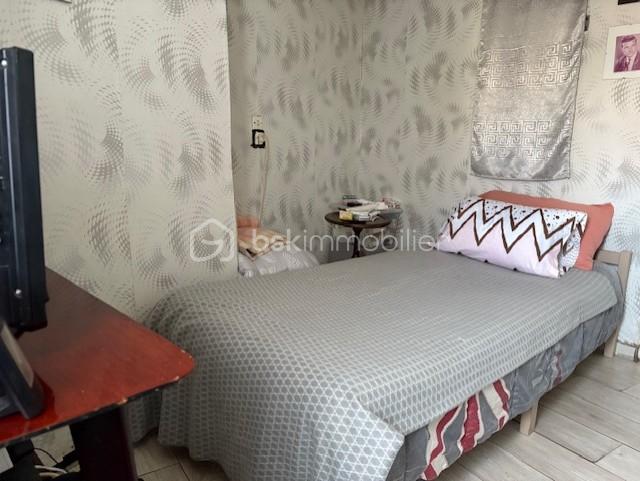 Maison de village de 75 m² - chambre 1 leme.jpg