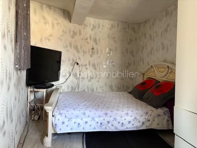 Maison de village de 75 m² - chambre 2 leme.jpg