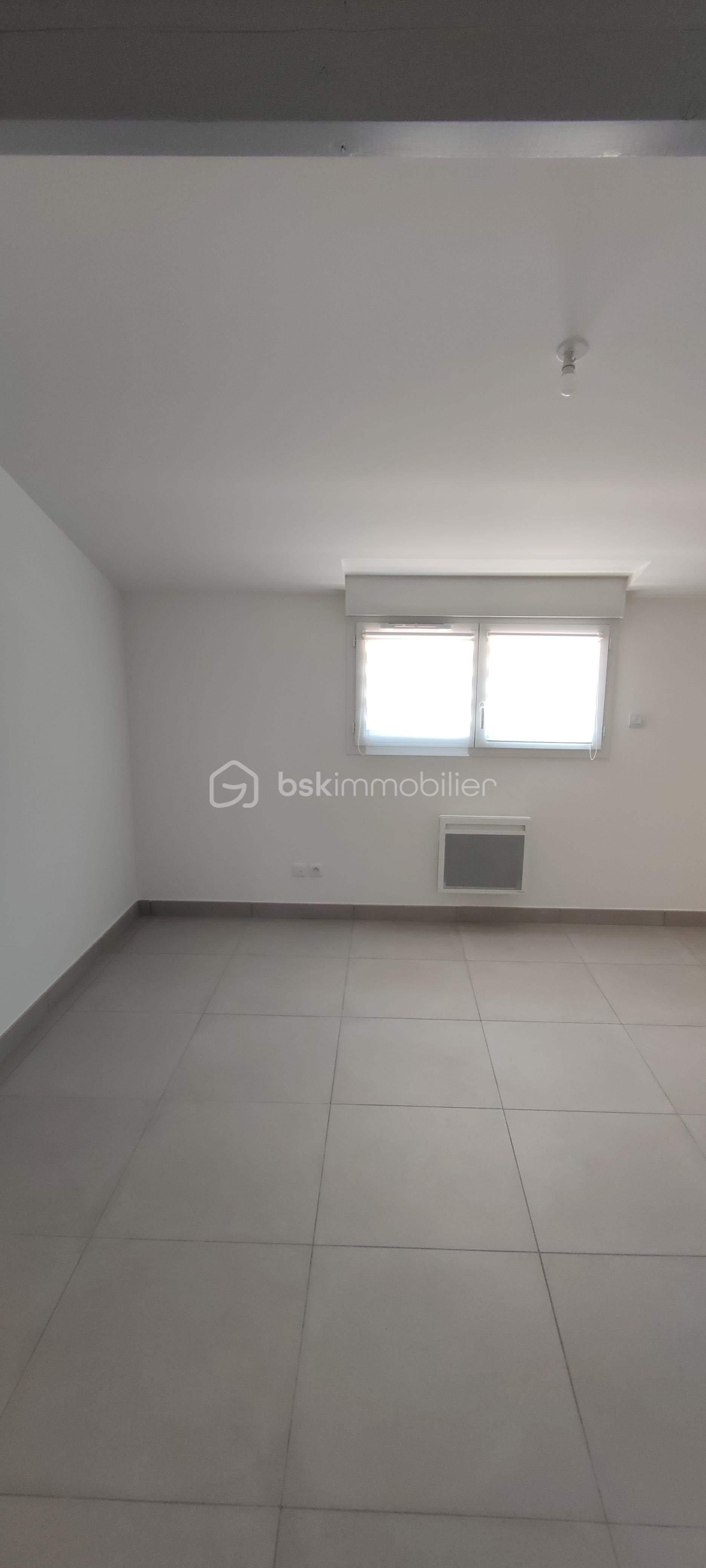 Maison de 95 m² - 1755198476099.jpg