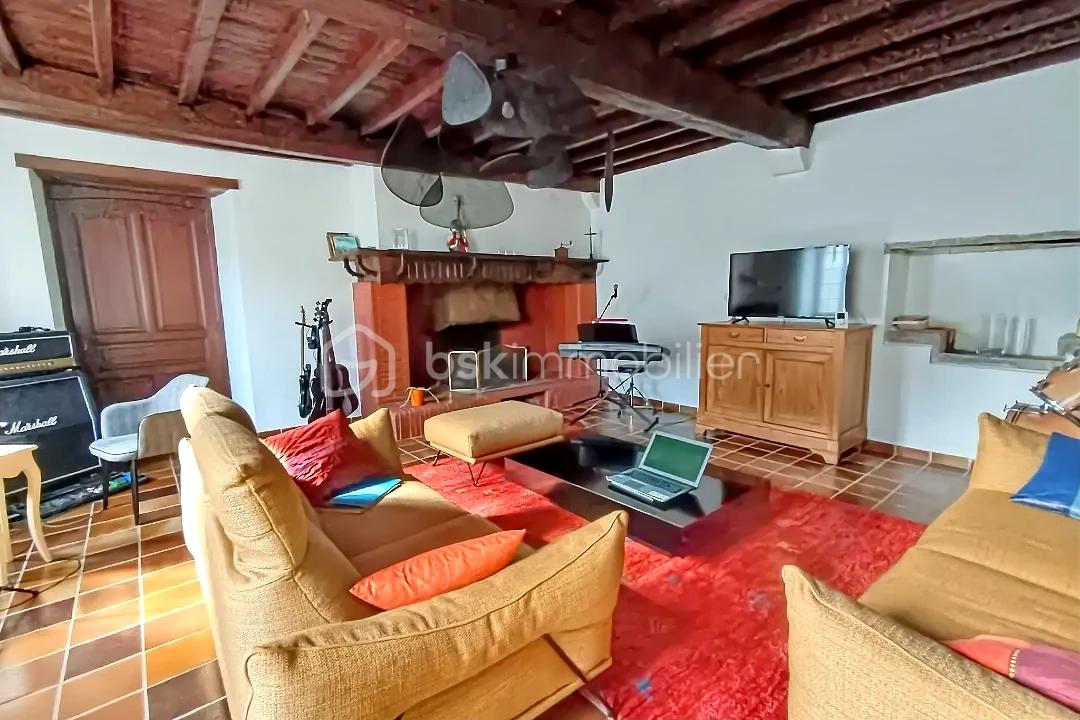 Maison de 180 m² - hoqi-23f16bc50792458aa97762ea6b2789a9.jpg