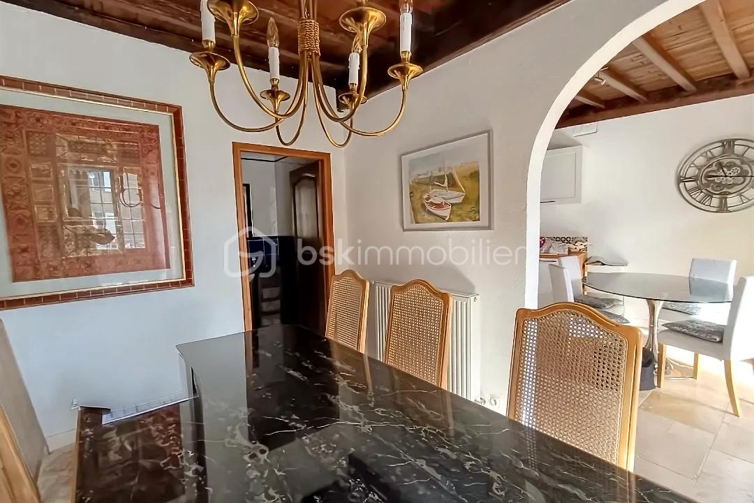 Maison de 180 m² - hoqi-de723c4fc58043b8844d1d2356aafc52.jpg