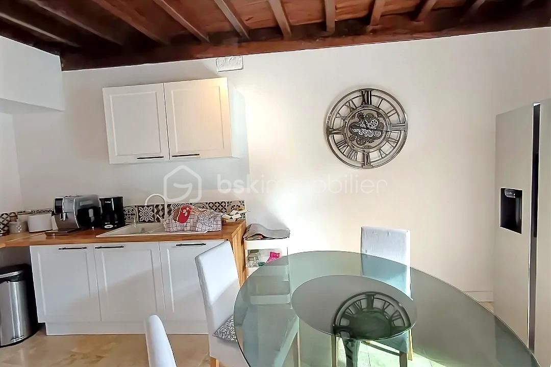 Maison de 180 m² - hoqi-6d2f1be2d6fa454a918257f2d585cd60.jpg