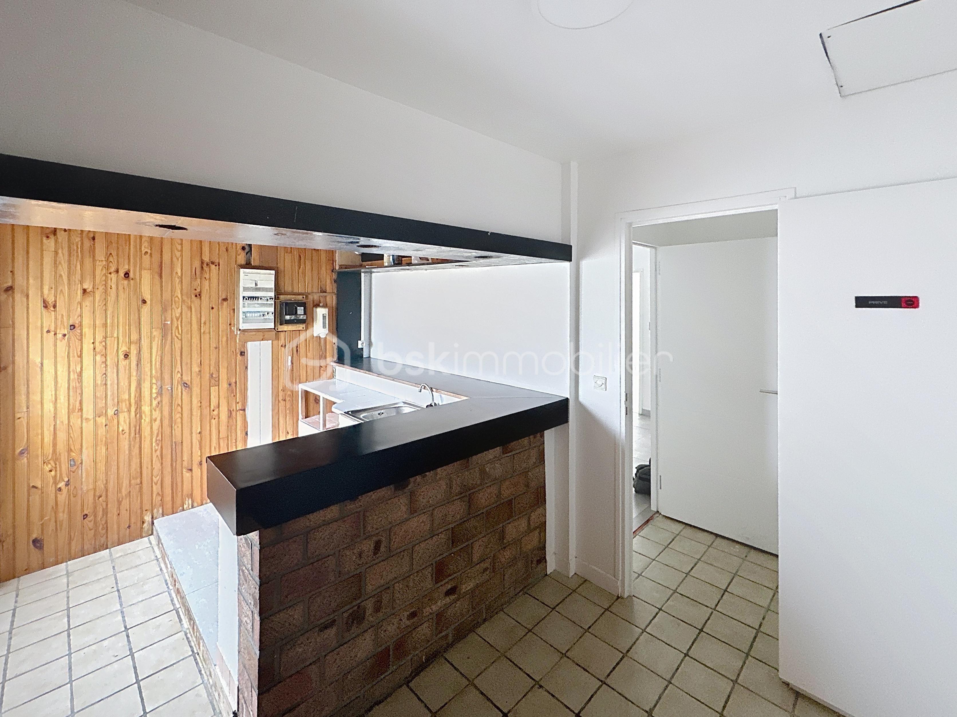 Local d activites de 99 m² - 6.jpg