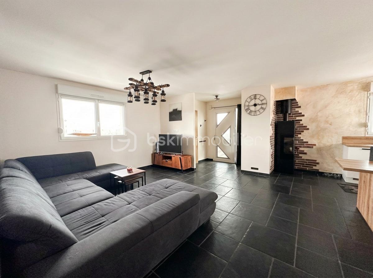 Maison de 96 m² - Photorealistic_real-estate_listing_edit_of_the_pro-1768822969973.png