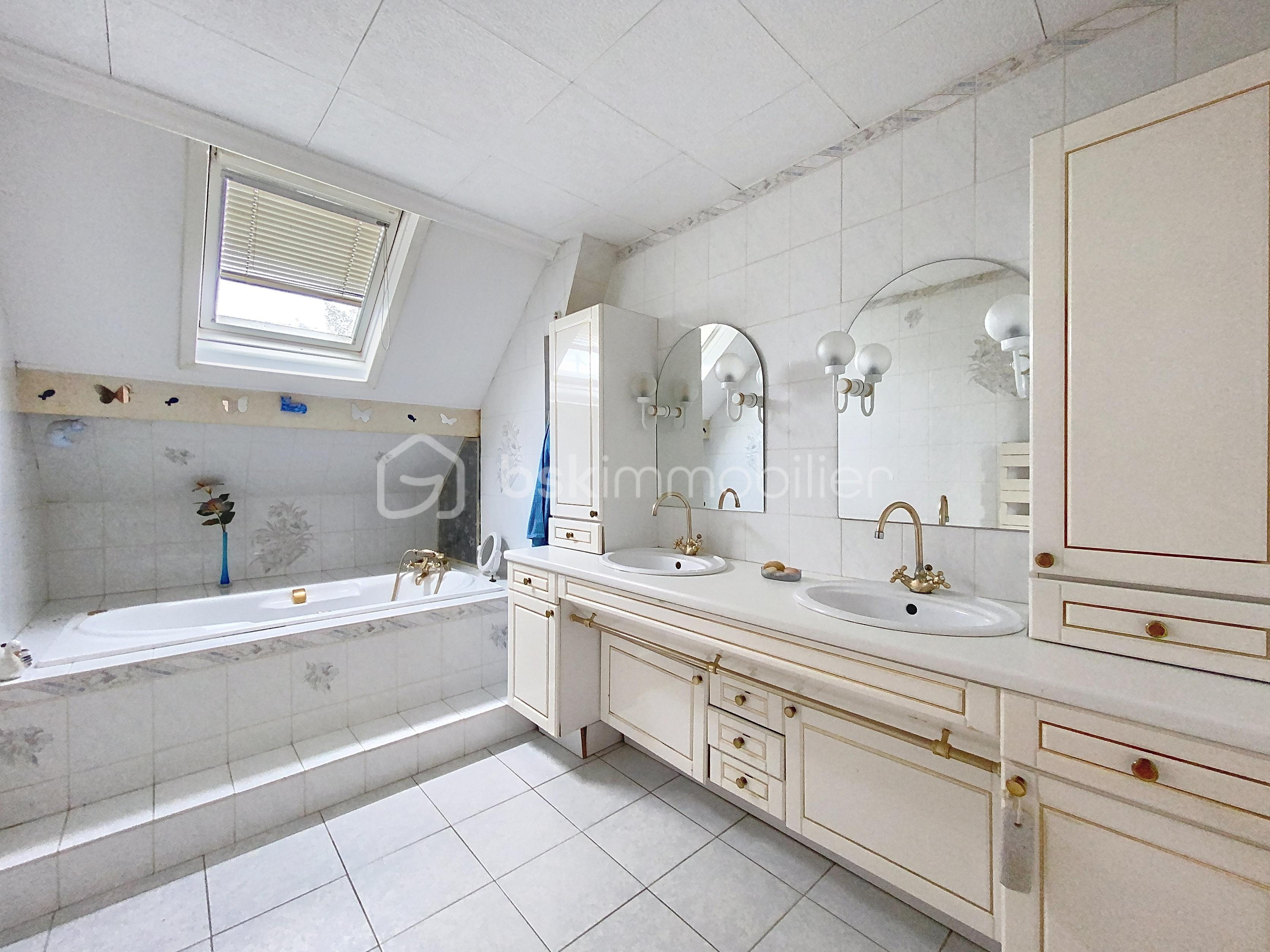 Maison traditionnelle de 112 m² - dequenec_00026.jpg