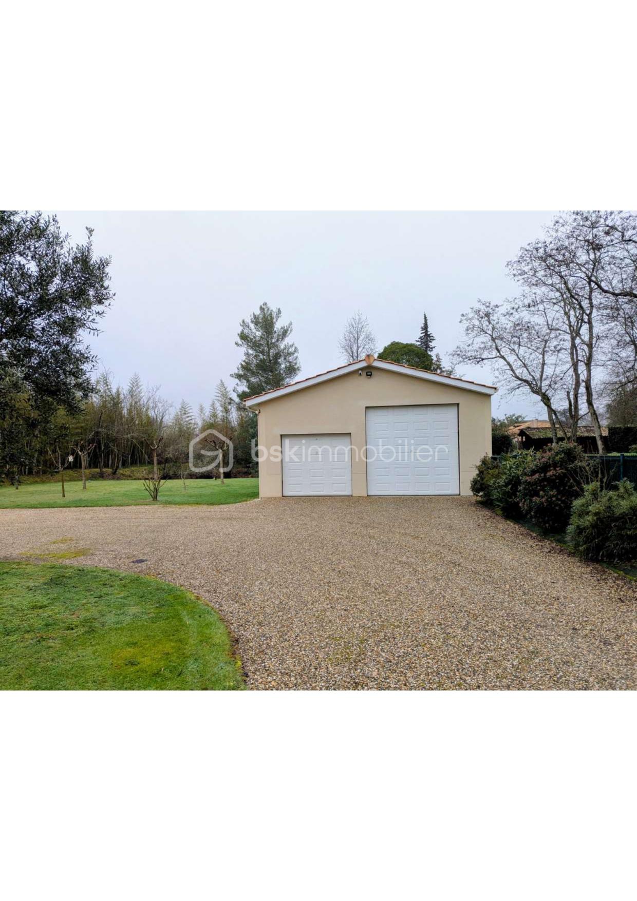 Maison contemporaine de 100 m² - d7b2f1f4-8901-4472-8c7b-98b134a294e4~1_page-0001 (1).jpg