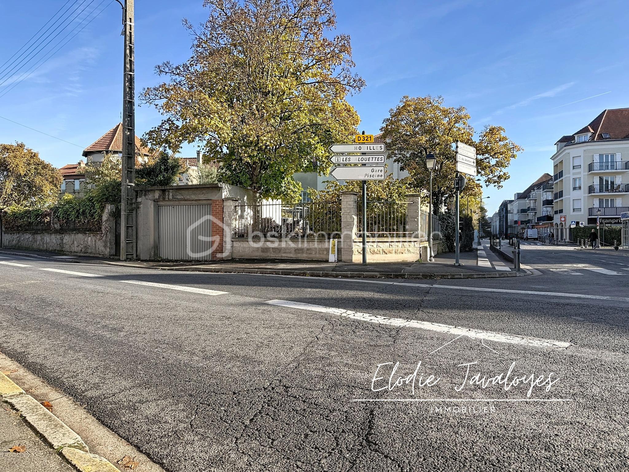 Immeuble commercial de 250 m² - canadian-corner_00102.jpg