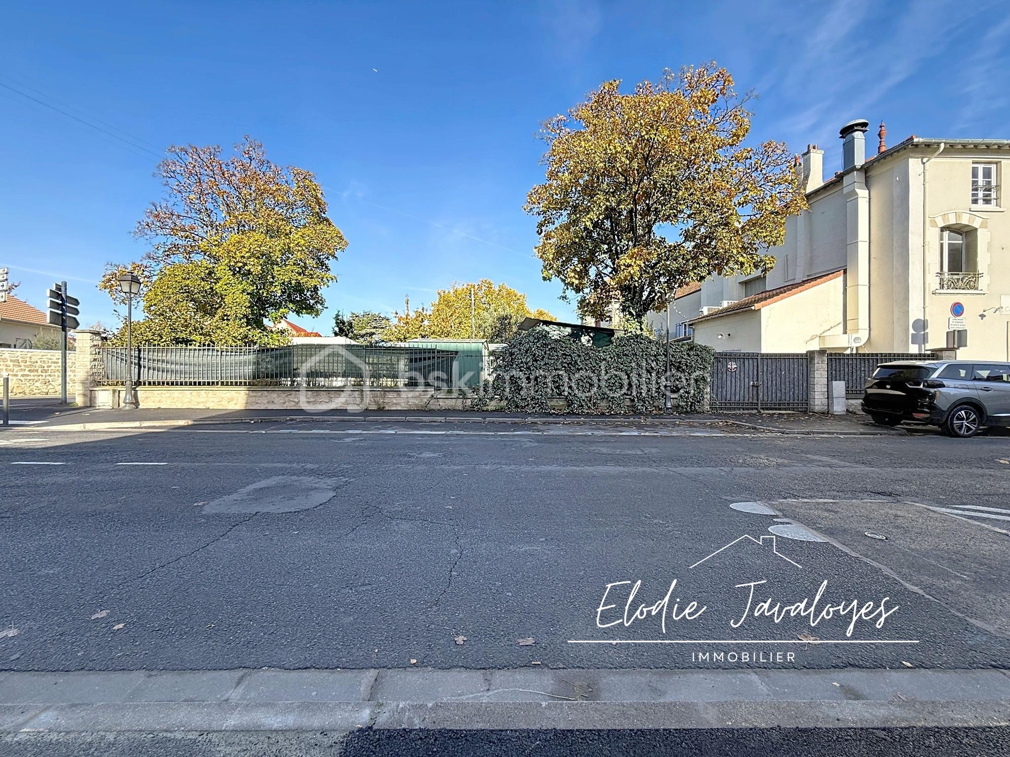 Immeuble commercial de 250 m² - canadian-corner_00104.jpg