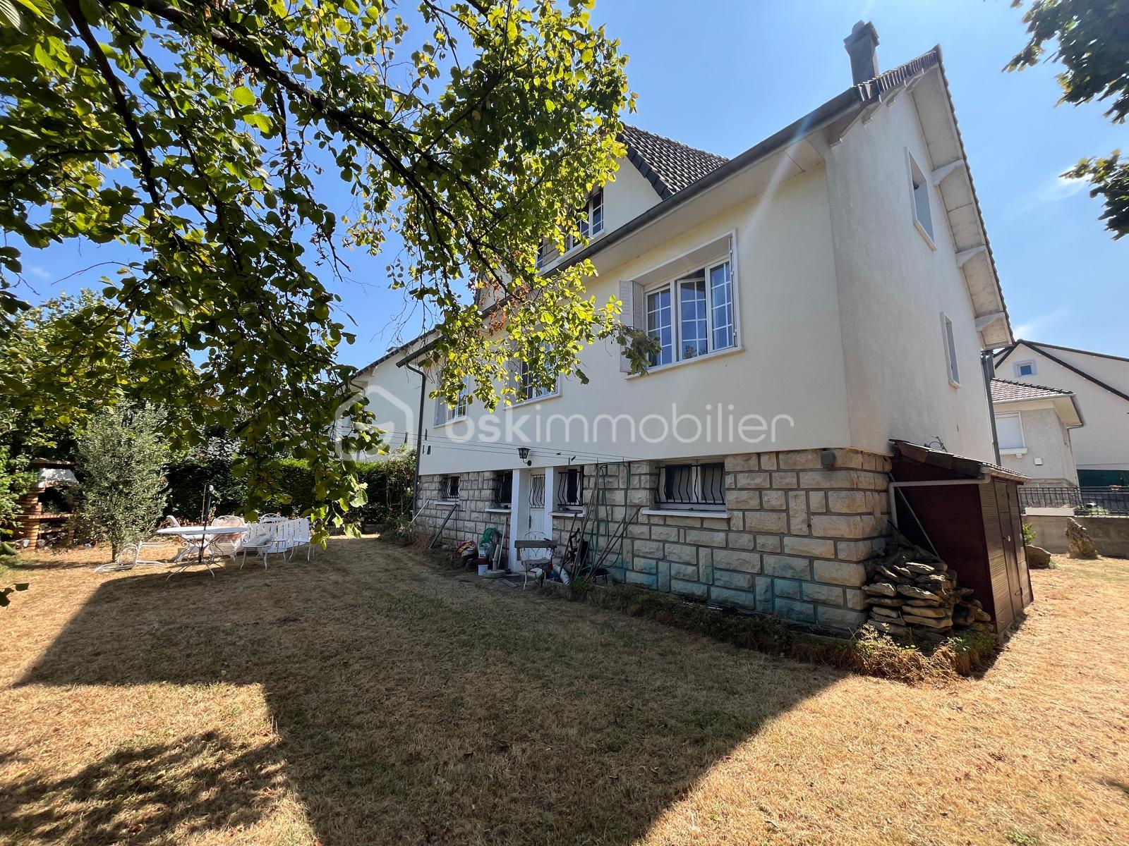 Maison 8 pièces 178 m² · à Viry-Chatillon · 178 m² · 438 000 €