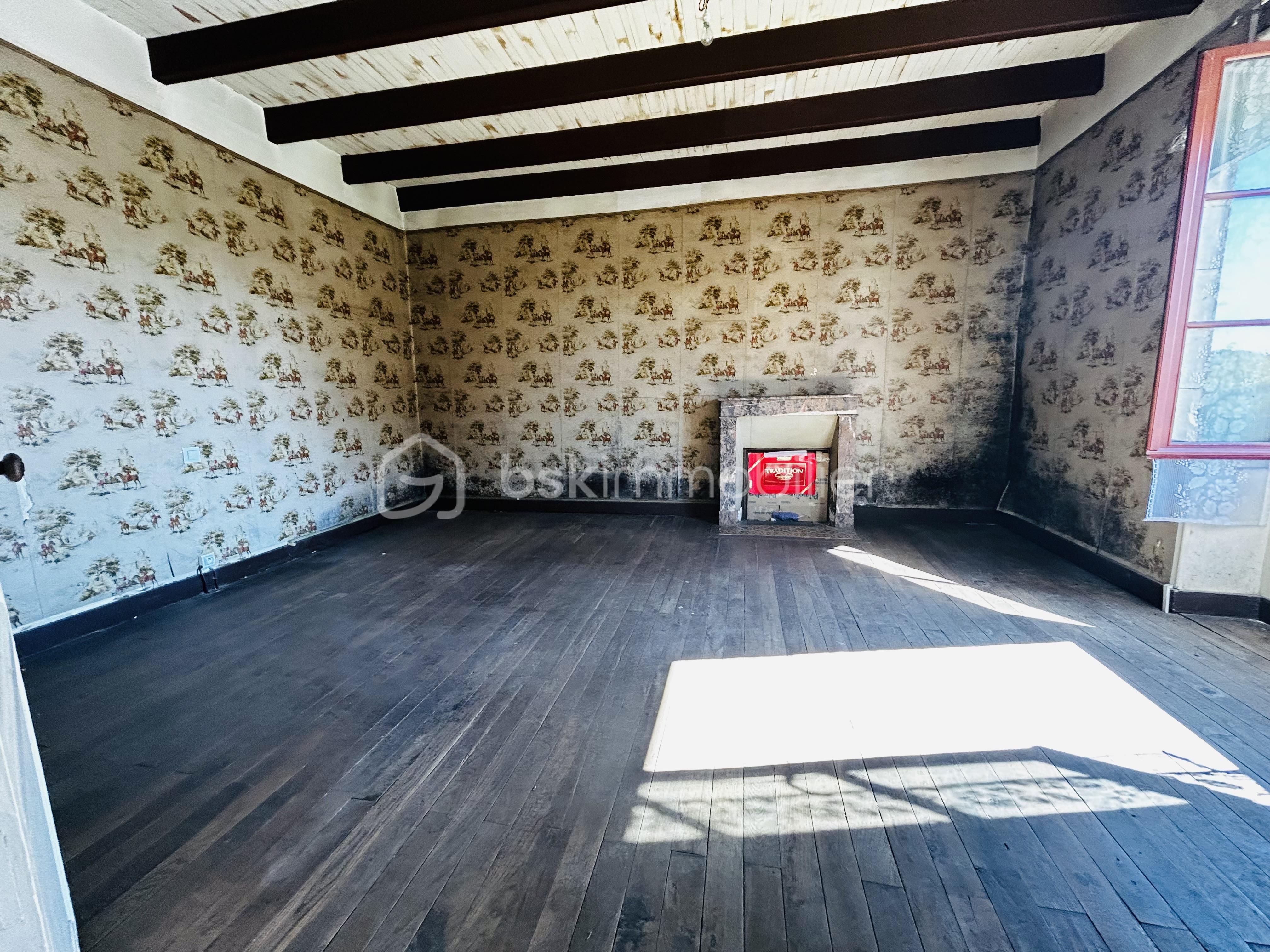 Maison en pierre de 155 m² - Taizé salon.jpg