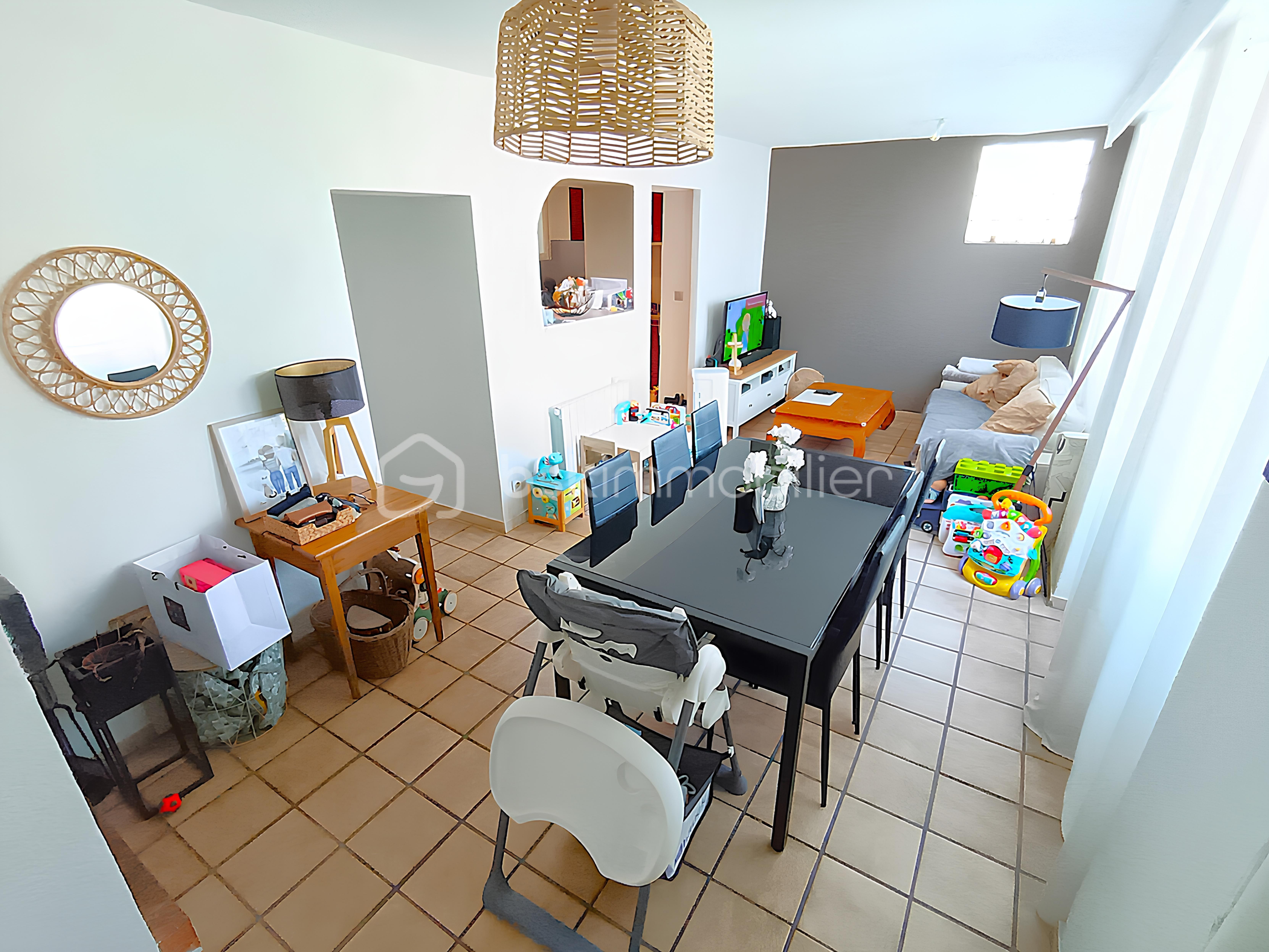 Appartement de 70 m² - 3 SEJOUR A.jpg