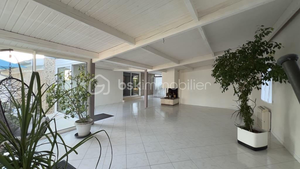 Villa de 205 m² - 77ddeb39-d9fd-4a6f-8d0b-3116bbdfbf1d.jpg