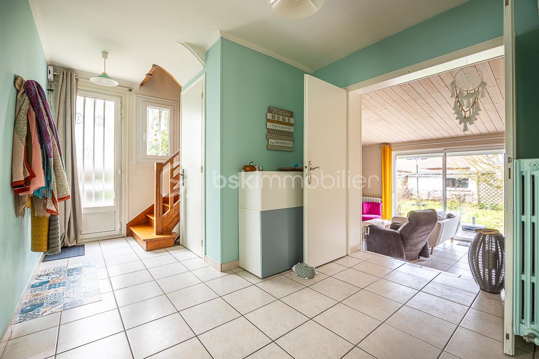 Maison de 120,41 m² - 02 entree vers pdv.jpg