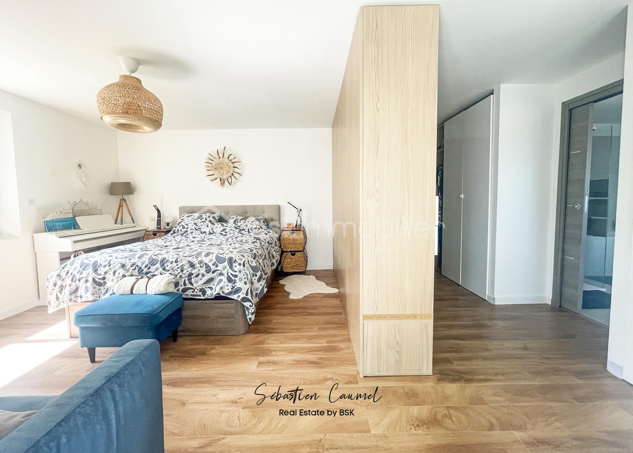 villa-saint-clement-de-riviere-suite-parentale-etage.jpg