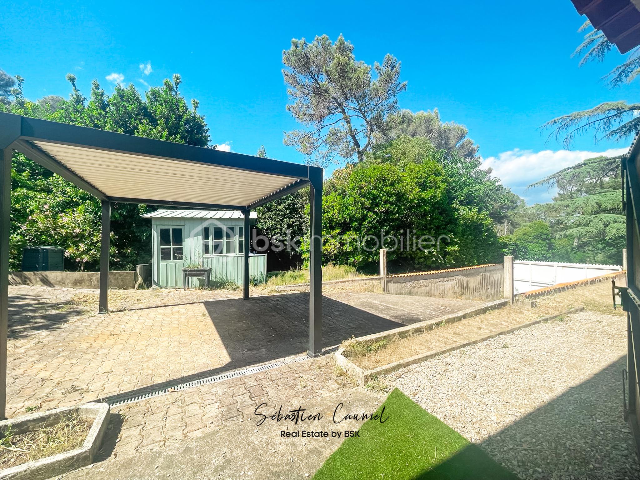 maison-familiale-saint-clement-de-riviere-terrain-673m2-arbore.jpg