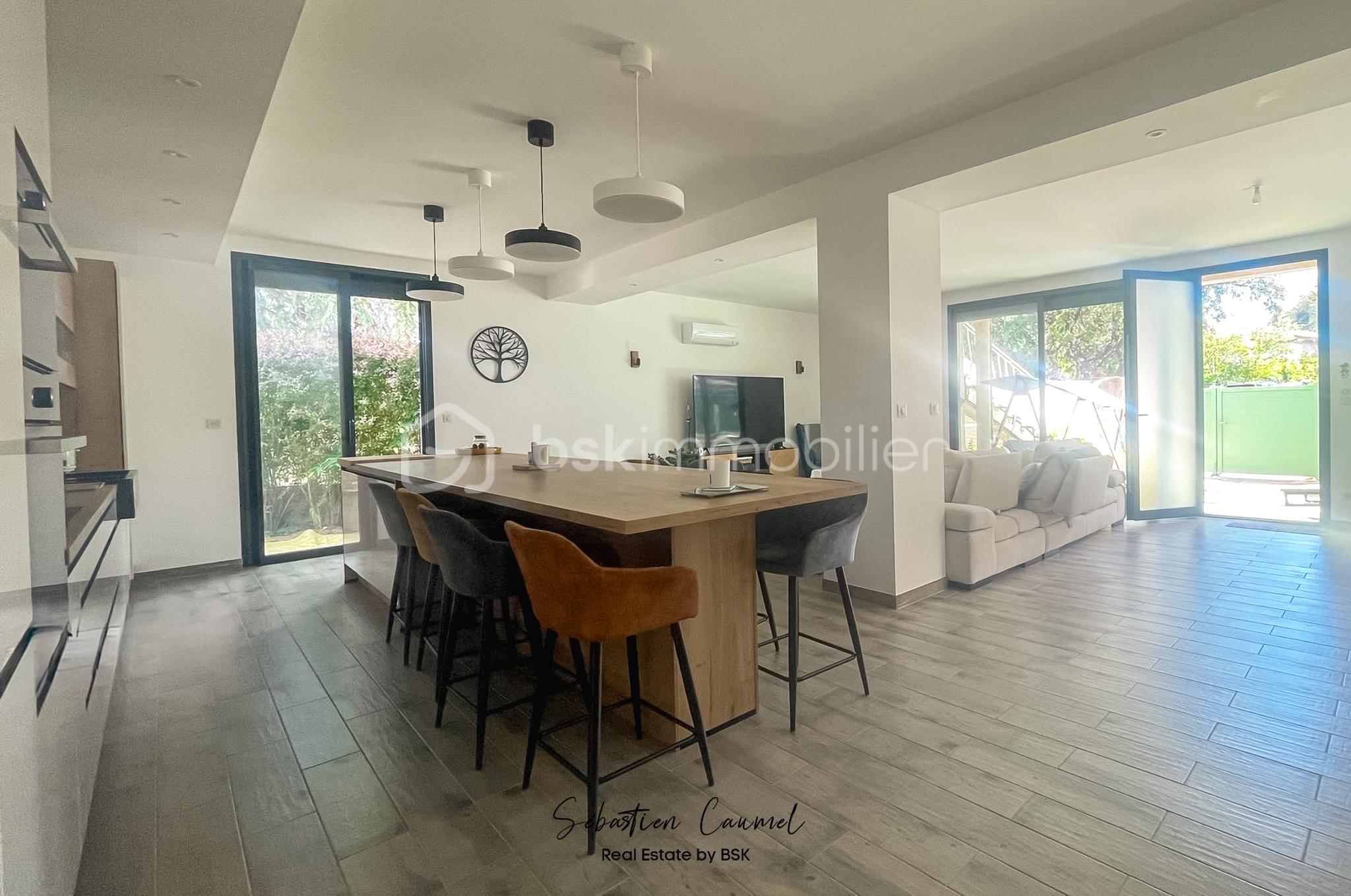 maison-familiale-saint-clement-de-riviere-34980-piece-de-vie-71m2.jpg