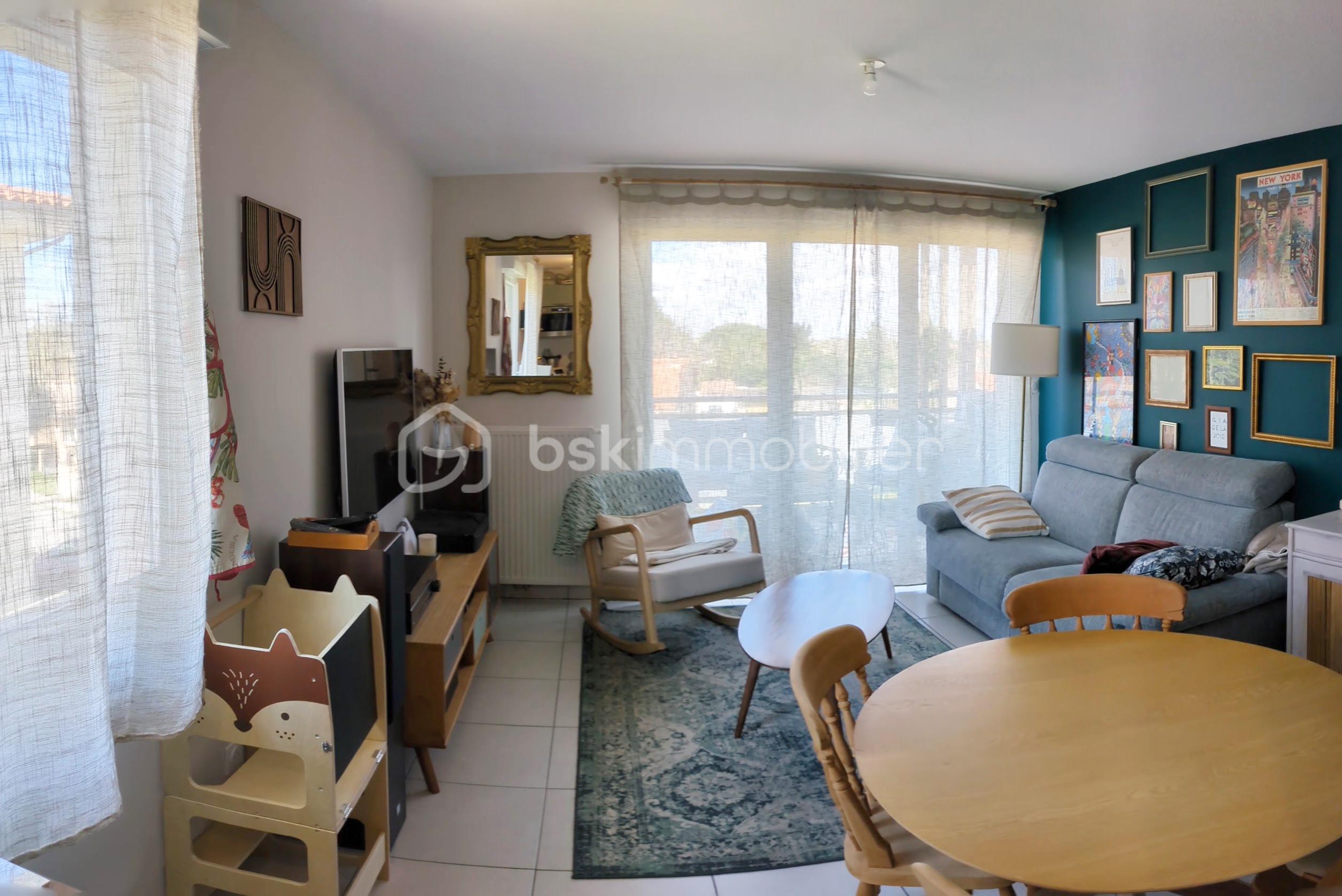 Appartement de 39,78 m² - salon vue cuisine.jpg