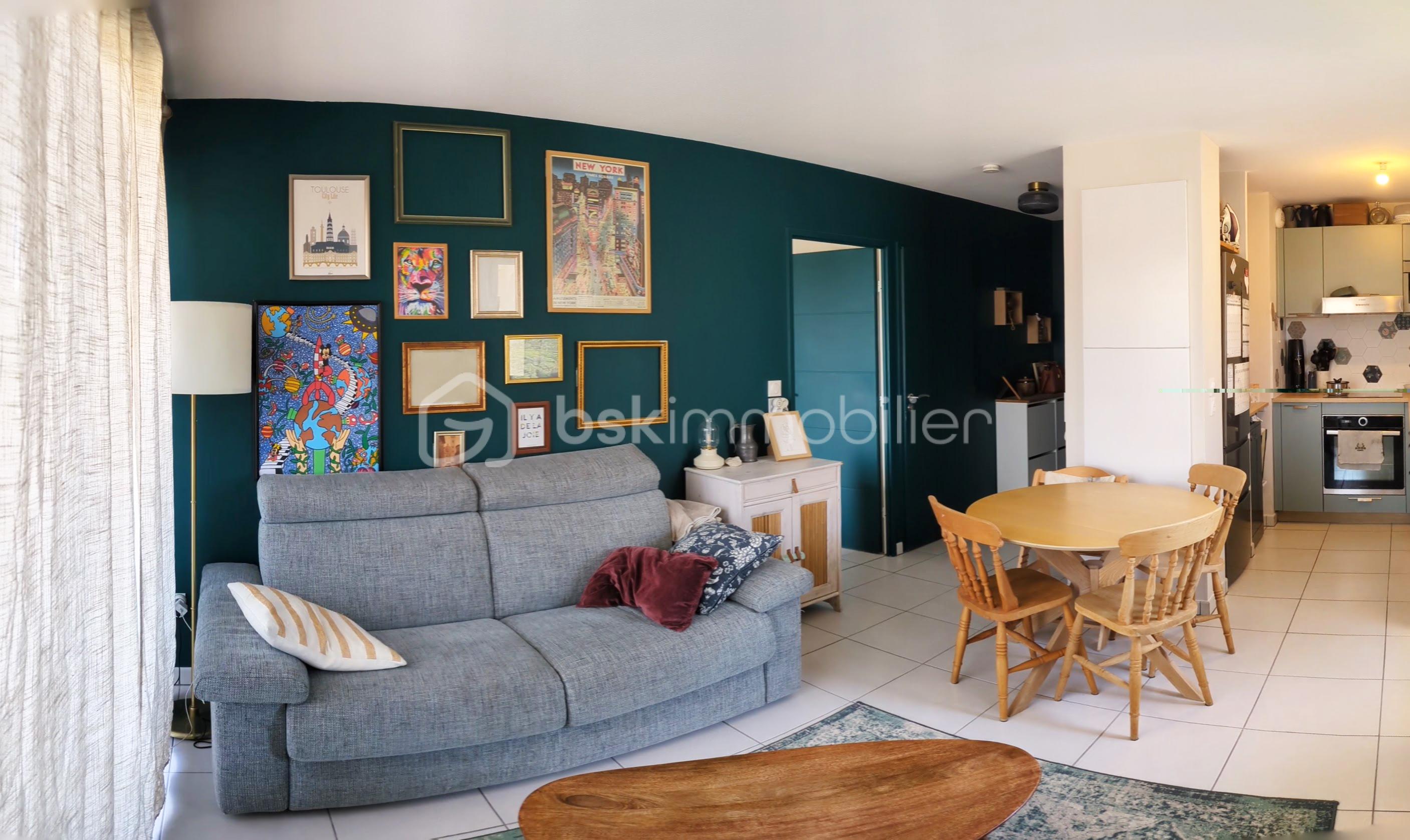 Appartement de 39,78 m² - salon vue fenêtre.jpg