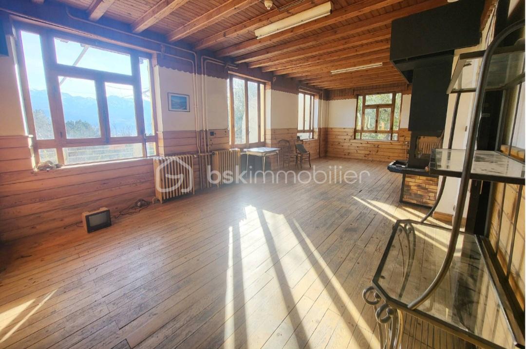 Maison de 900 m² - Screenshot_20250323_193314_ProperShot.jpg