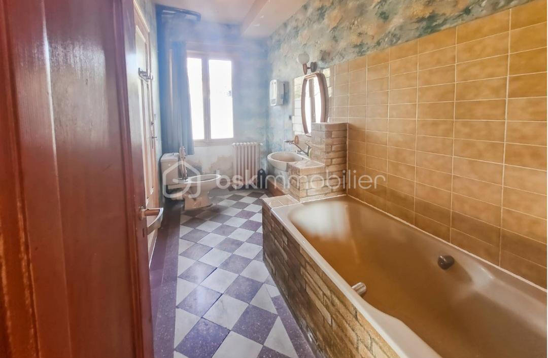 Maison de 900 m² - Screenshot_20250323_193139_ProperShot.jpg