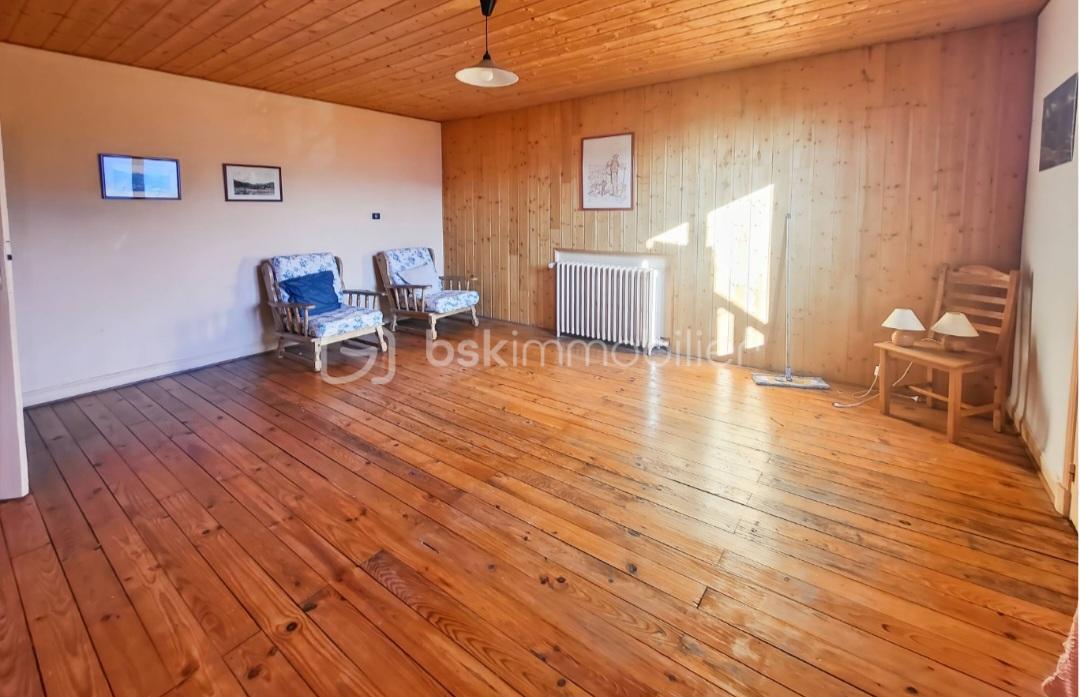 Maison de 900 m² - Screenshot_20250323_193238_ProperShot.jpg
