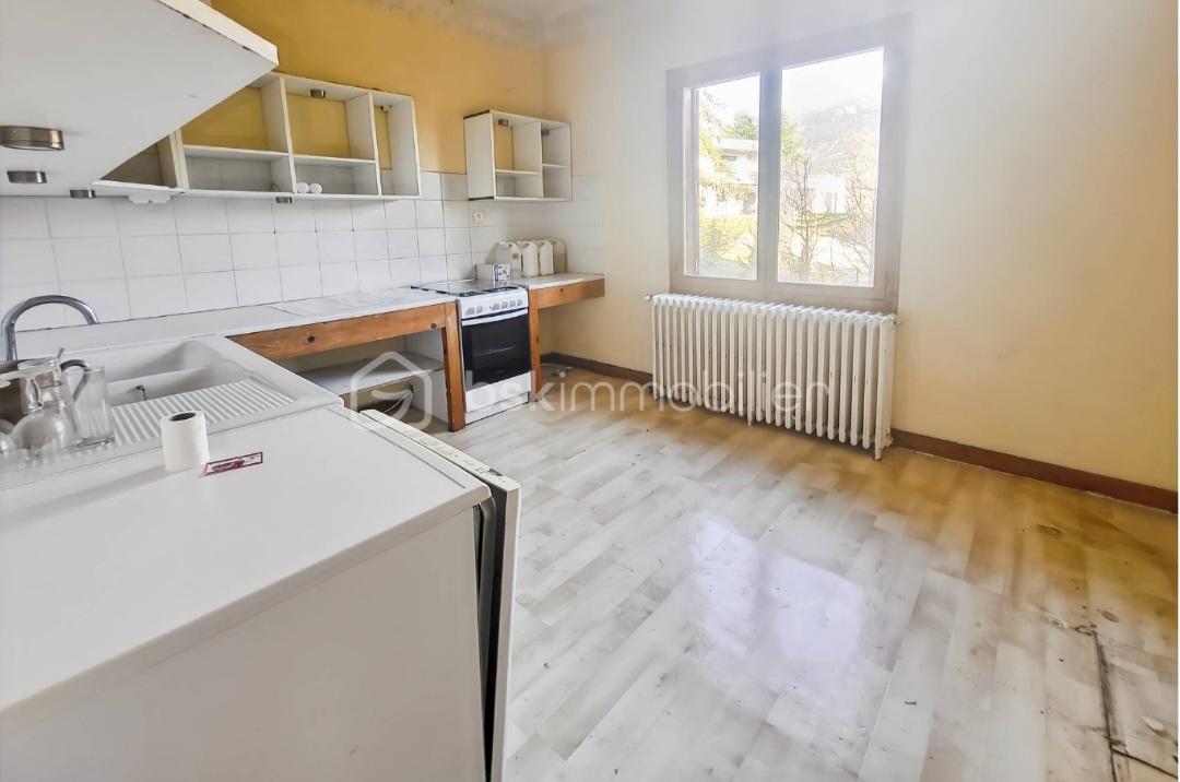 Maison de 900 m² - Screenshot_20250323_193002_ProperShot.jpg