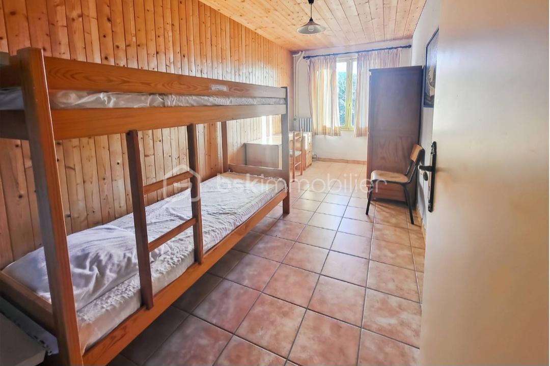 Maison de 900 m² - Screenshot_20250323_193327_ProperShot.jpg
