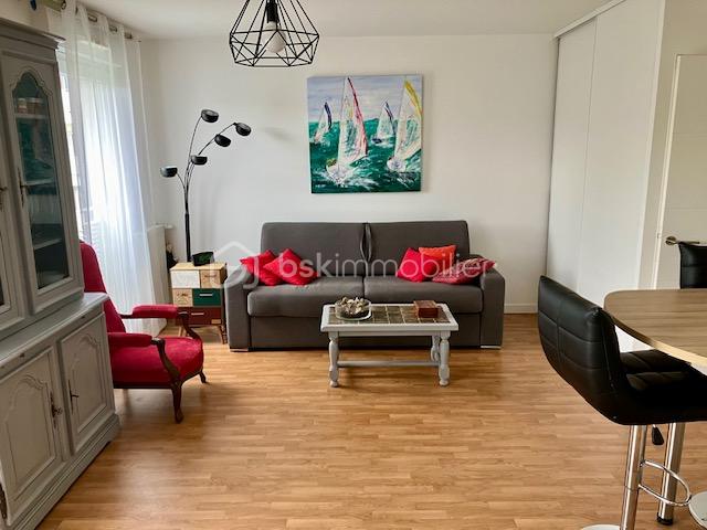 Appartement de 37 m² - cergy_salon_gris_de_face.jpg