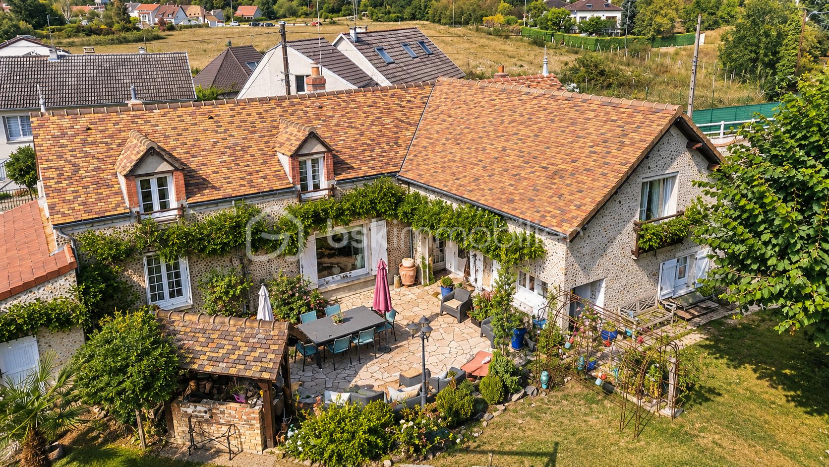 Maison 7 pièces 190 m² · à Fontenay-lès-Briis · 190 m² · 572 000 €