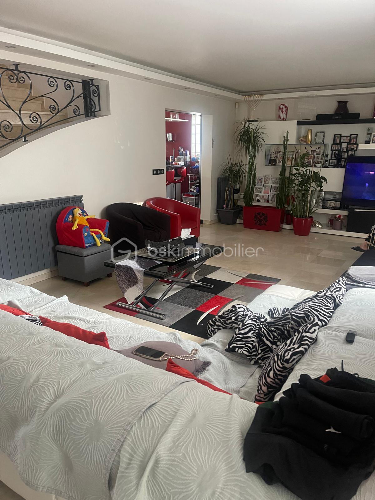 Maison de 300 m² - WhatsApp Image 2025-10-28 at 11.49.55 (4).jpeg