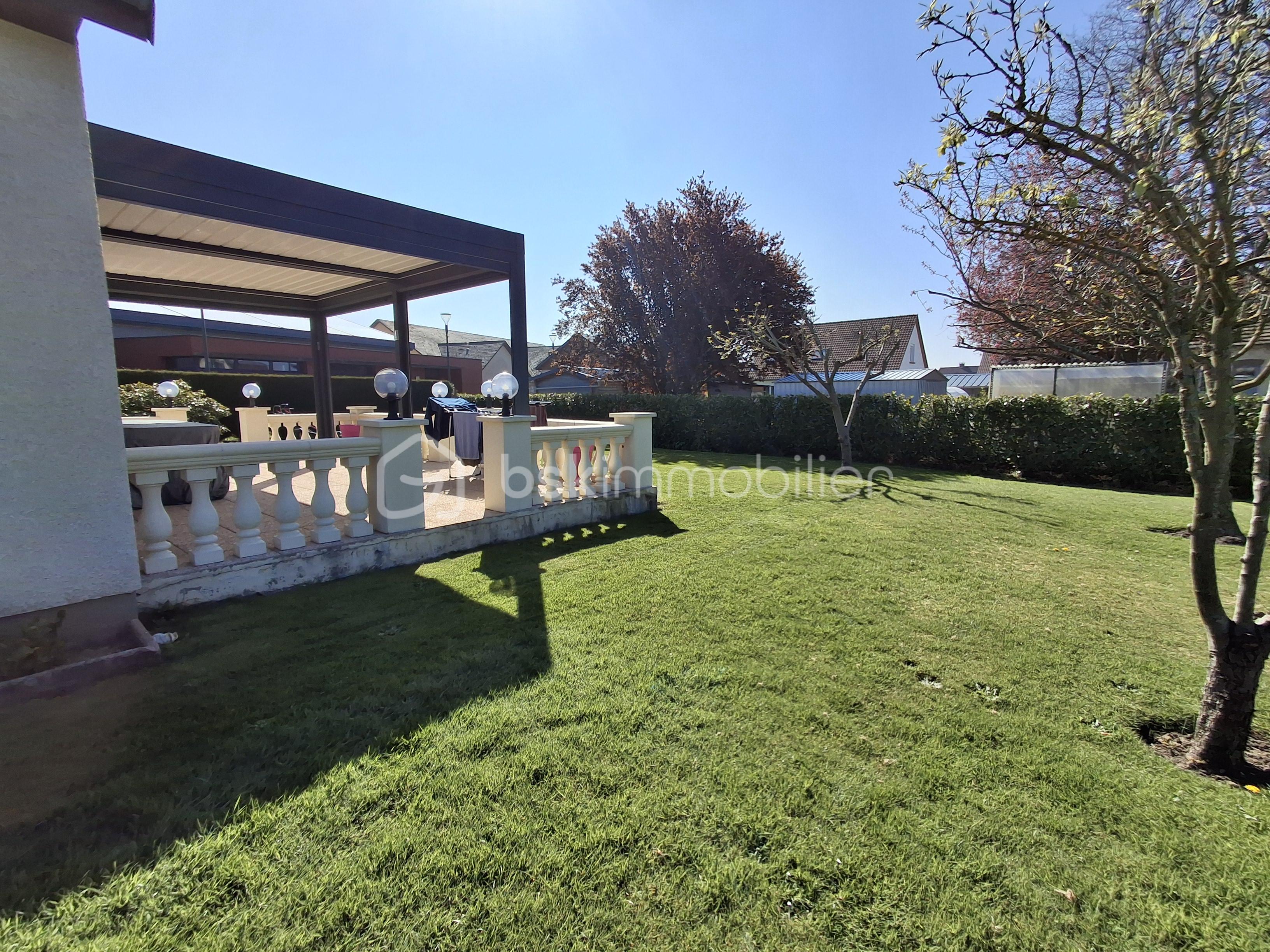 Maison de 92,99 m² - pignon et pergola paysage 04.25.jpg