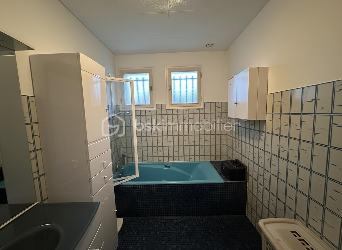 Maison de 120 m² - generated_2025-11-18T15_44_22.485.jpg