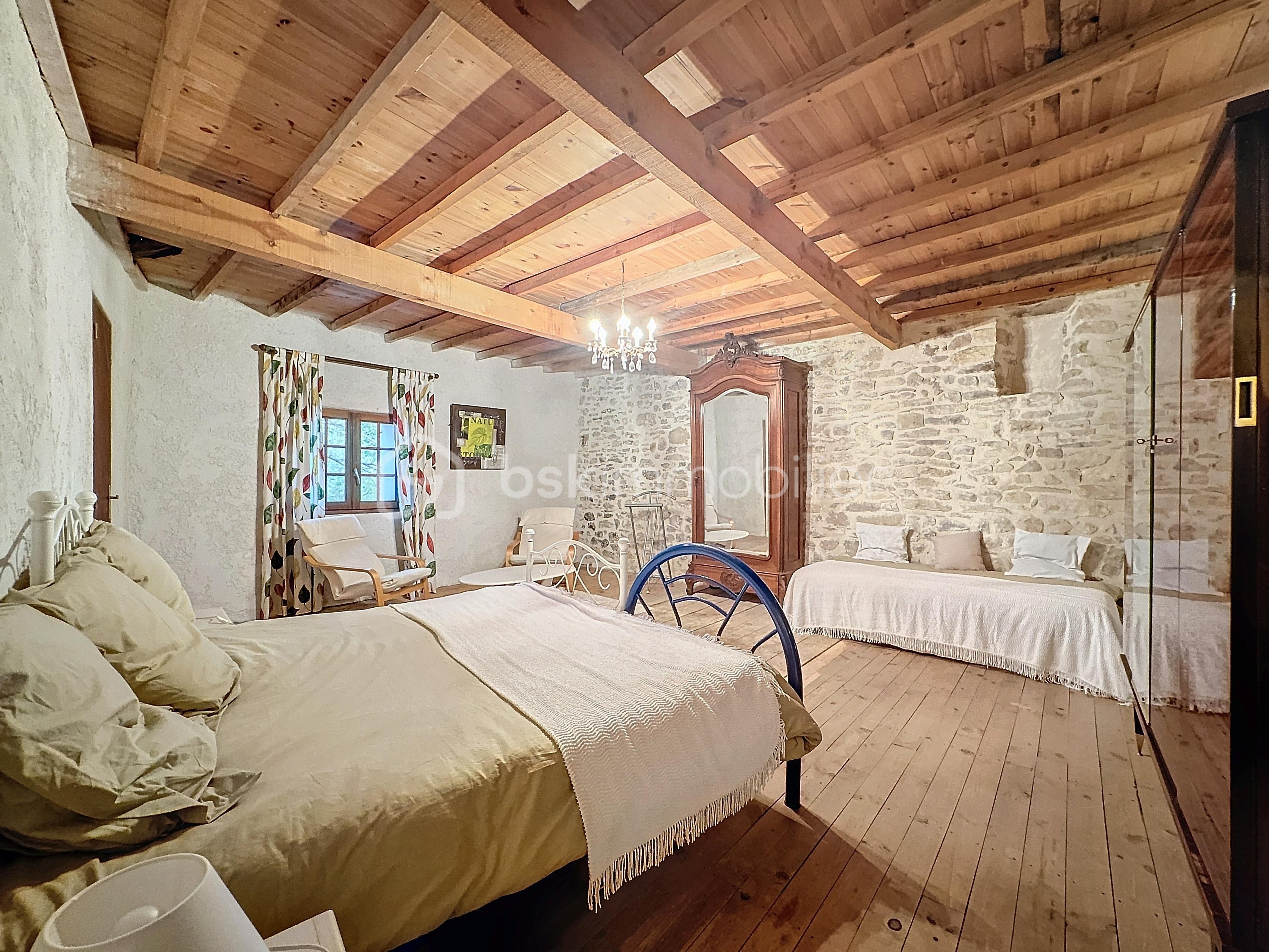Maison en pierre de 256 m² - vivi_00022.jpg