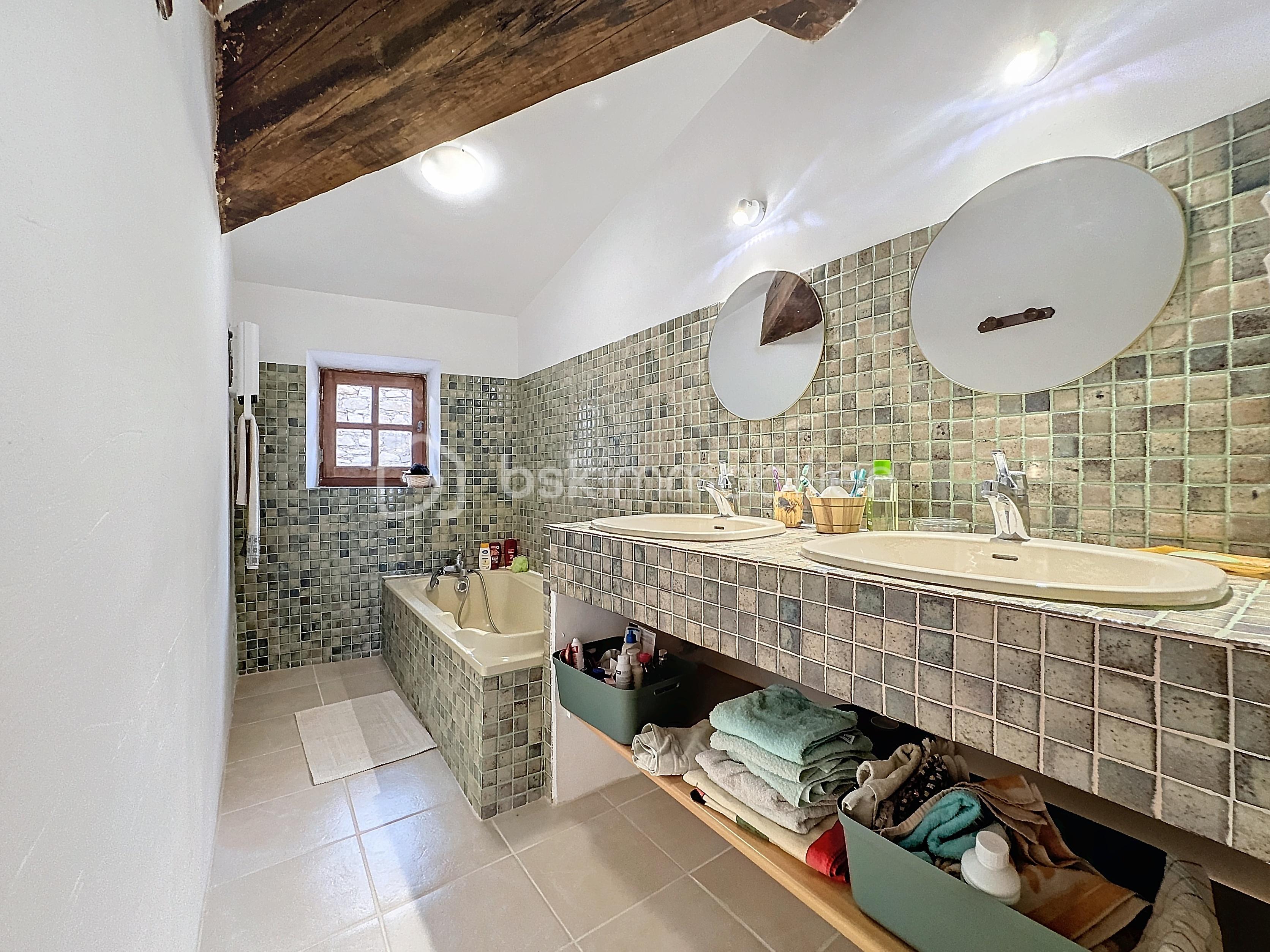Maison en pierre de 256 m² - vivi_00015.jpg