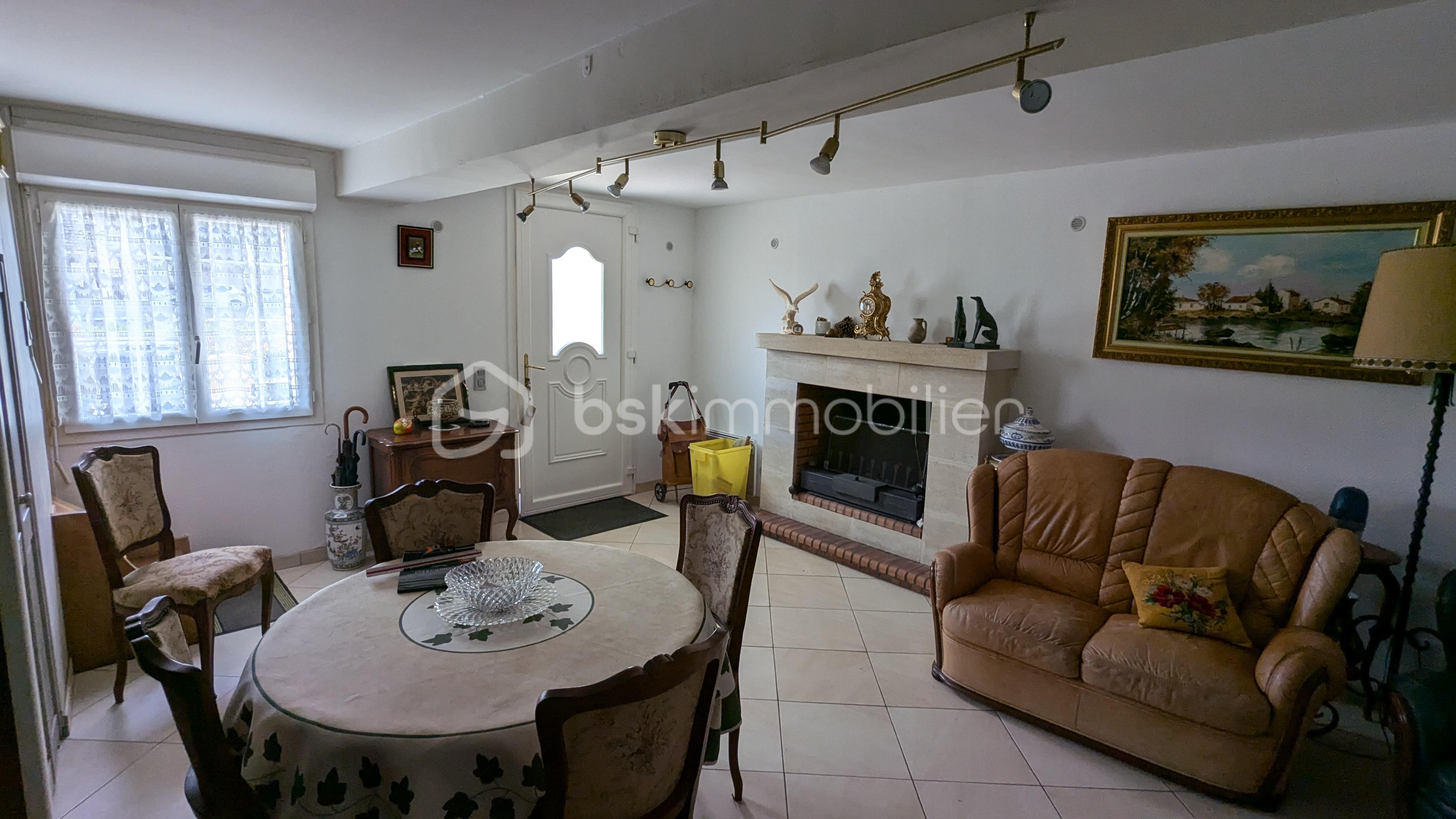 Maison traditionnelle de 83 m² - PXL_20250316_143707737.jpg