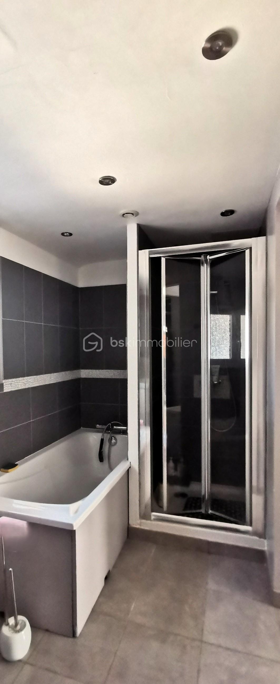 Baignoire et douche.jpg