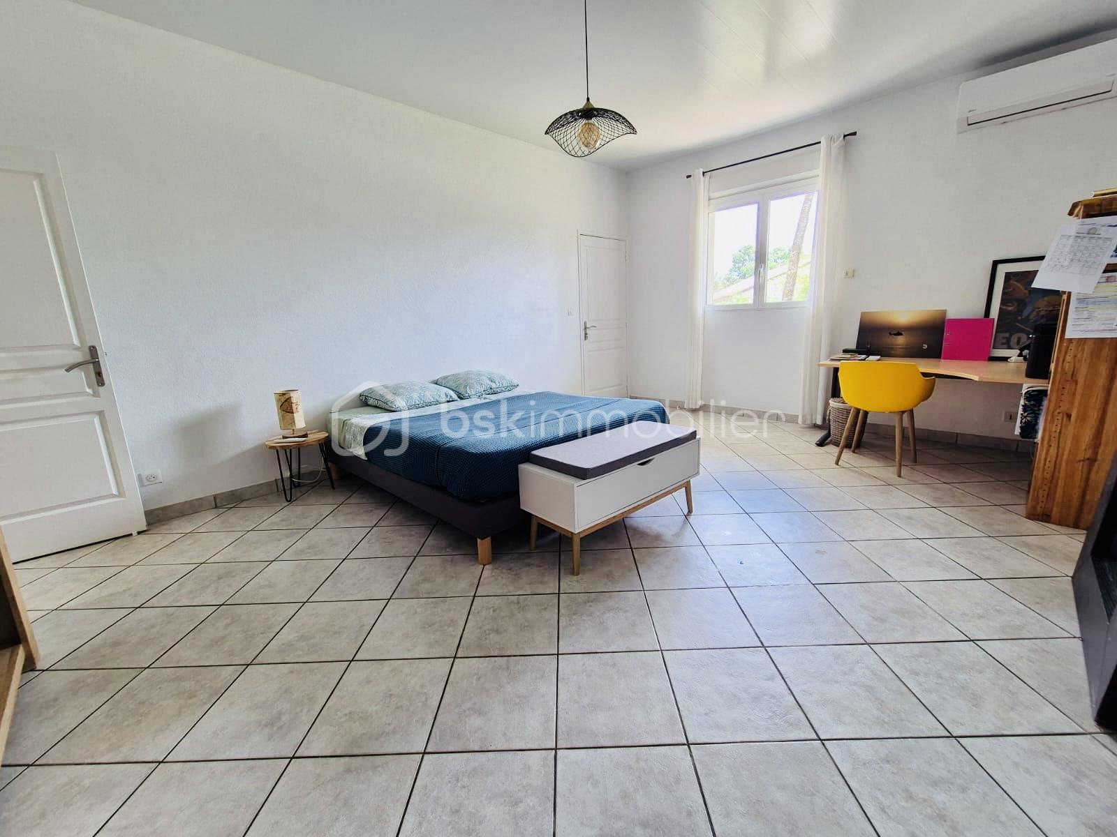 Villa de 200 m² - 58f6c9fa-1126-440e-af2a-212eca17012e.jpg