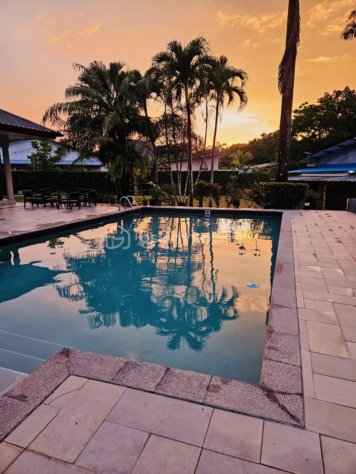 Villa de 200 m² - 1185f7d2-7d38-4388-9097-838d217a6ae6.jpg