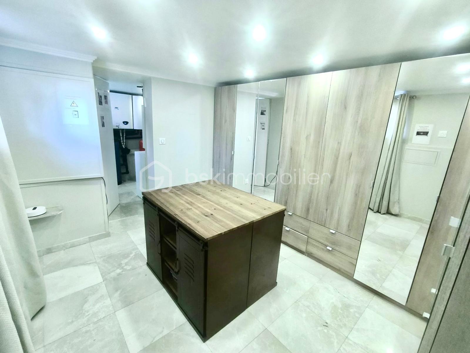 Maison de 167,42 m² - dressing.jpg