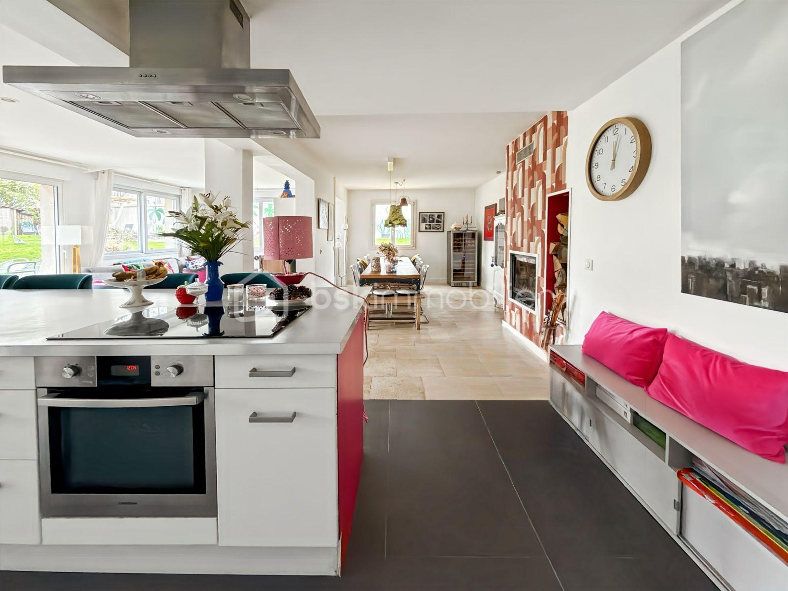 Maison traditionnelle de 220 m² - IMG-20260210-WA0069.jpg