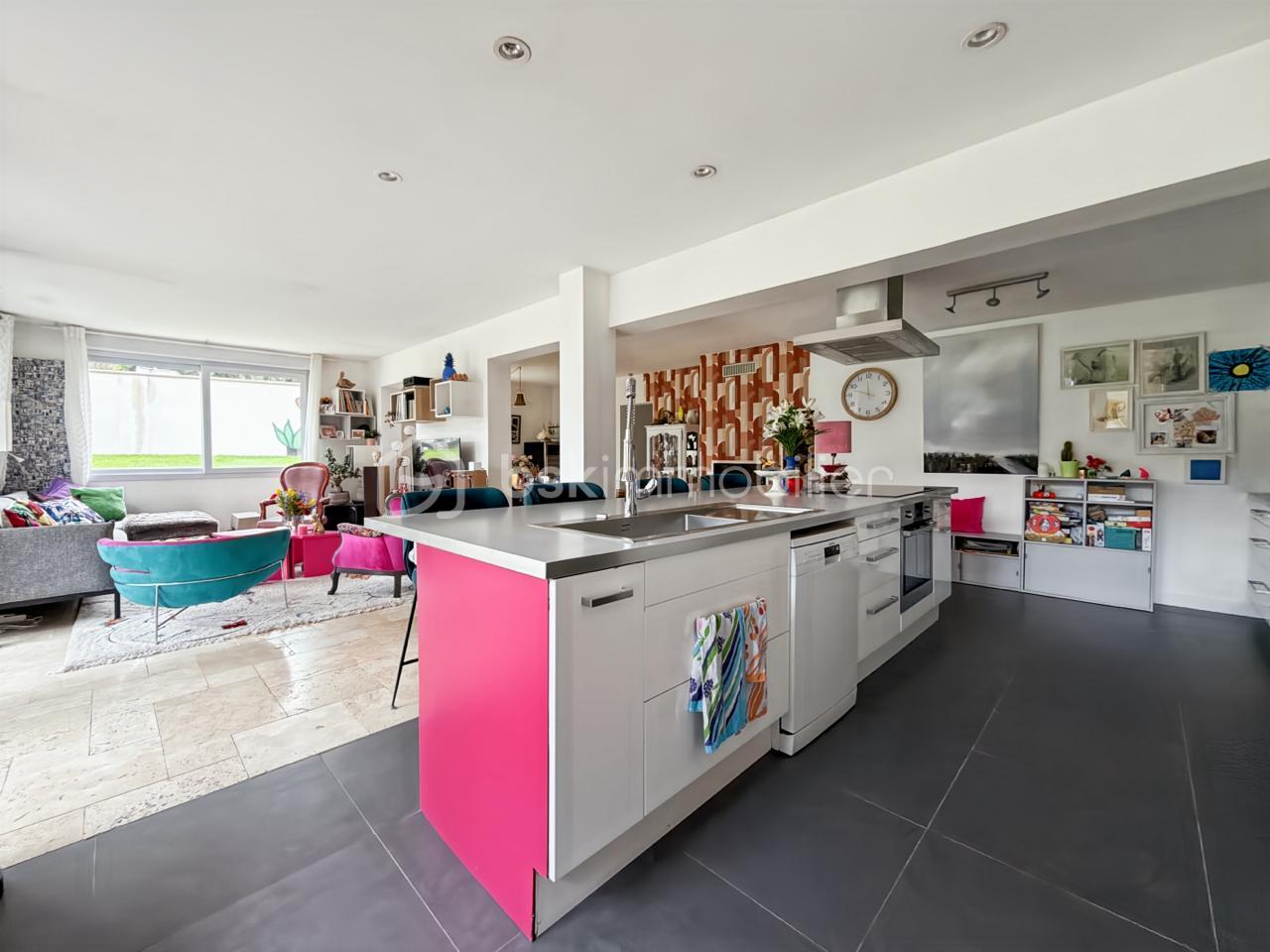 Maison traditionnelle de 220 m² - IMG-20260210-WA0023.jpg